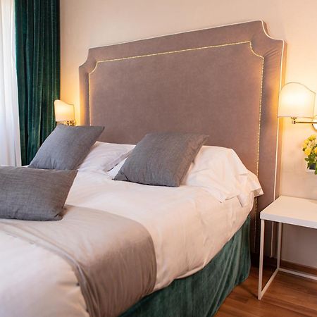 Hotel Viscardo Форте дей Марми Екстериор снимка