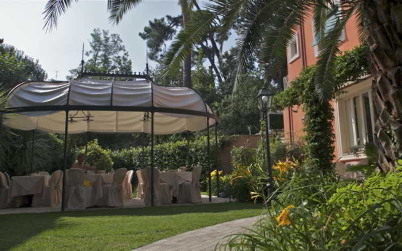 Hotel Viscardo Форте дей Марми Екстериор снимка
