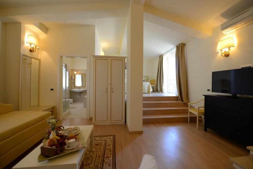 Hotel Viscardo Форте дей Марми Стая снимка